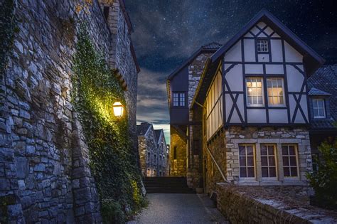 Luka dan duka usai serangan udara berdarah ethiopia. Hukum Mengikuti Perayaan Hari Raya Nasrani | IHI