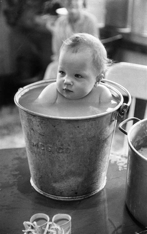 Baby In Bucket Pictures Babbies Dhj