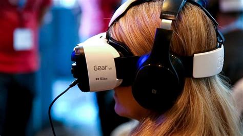 The gear vr is designed to only work with apps obtained through the oculus store. Samsung Gear VR with Oculus Hands-On - YouTube