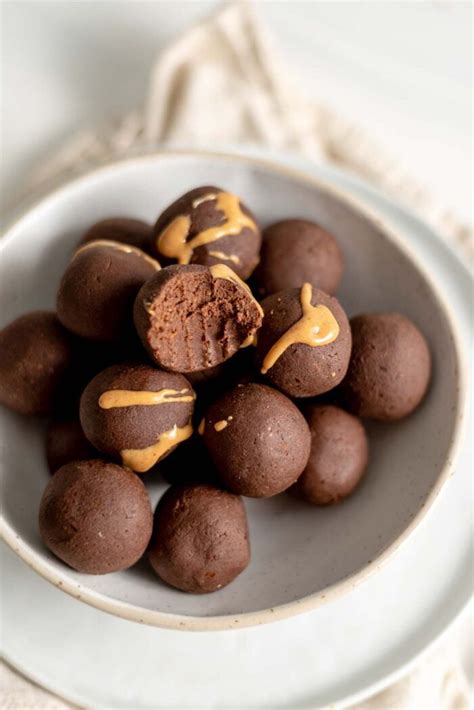 Easy No Bake Chocolate Peanut Butter Protein Balls