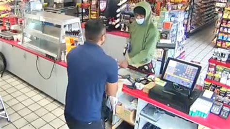 Horrifying Security Camera Footage Shows Robber ‘executed A ‘very Gracious Store Clerk Police