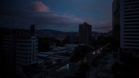 Venezuela Blackout Leaves Caracas And Much Of The Country Without Power The New York Times