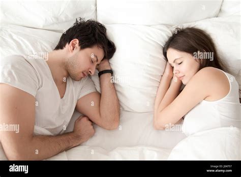 Pareja Durmiendo Juntos Fotos E Imágenes De Stock Alamy