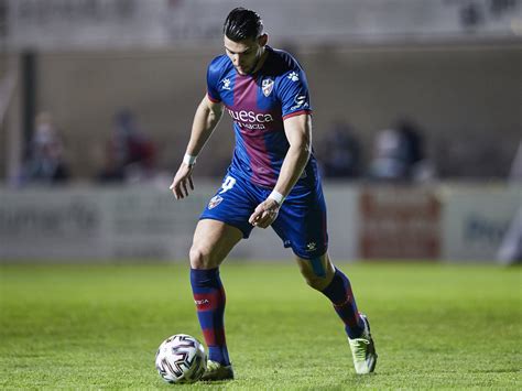 Rafael mir vicente date of birth: Rafa Mir quiere jugar siempre | SD Huesca