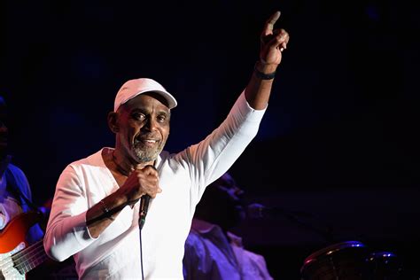 frankie beverly praises beyonce for “before i let go” rendition