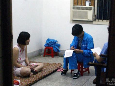 China executed 1,715 people last year, so one more death would hardly be remarkable. A rare look at China's death row - Photo 1 - CBS News