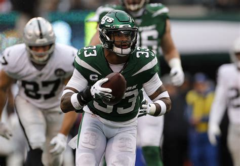 New York Jets 4 Players Who Should Be Shown The Door Before 2021