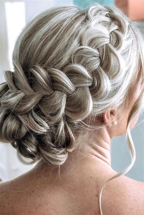 16 Spectacular Mother Of The Bride Hairstyles For Medium
