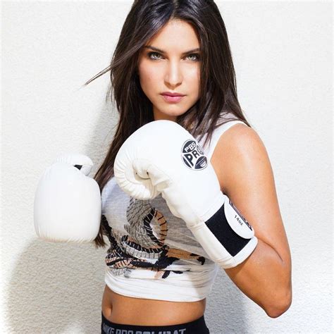 Pin By Alex Hitts On Beauties In Boxing Gloves Beautiful Athletes