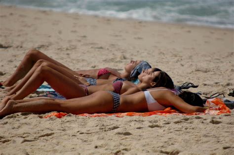 calor deixa praias cheias no rio veja previsão do tempo fotos r7 rio de janeiro