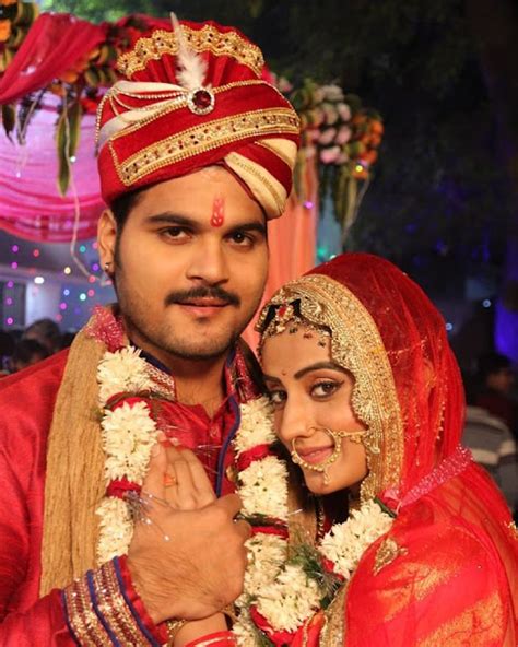 Akshara Singh Married With Arvind Akela Kallu Photo Goes Viral Top