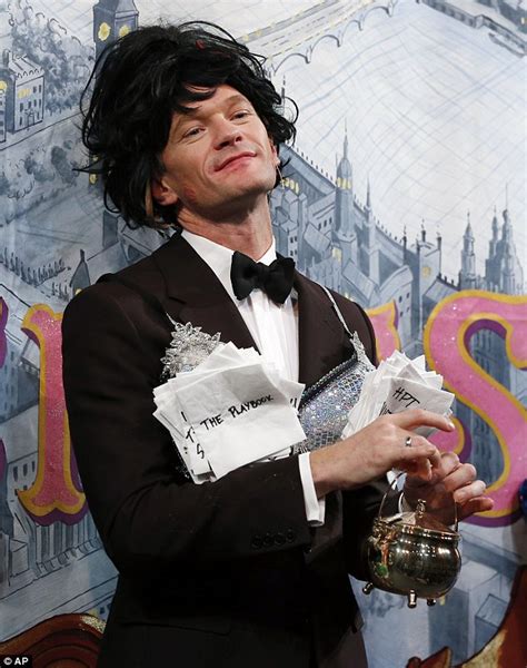 neil patrick harris dons a wig and bra to accept hasty pudding award daily mail online