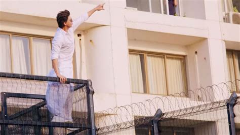 21 Pictures That Will Take You Inside Shah Rukh Khans Luxurious Home Mannat In Mumbai Gq India