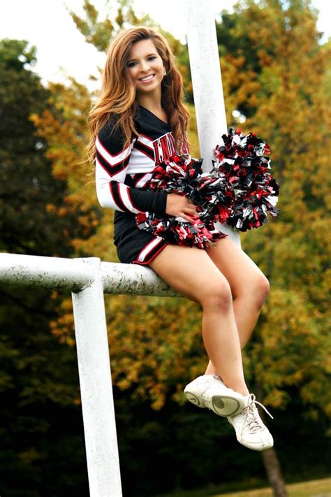 Cute Cheerleading Picture Senior Cheer Pictures Cheer Photography Cheer Pictures