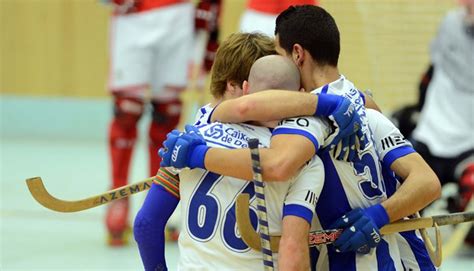 São quatro os candidatos, mas já é certo que o título europeu de hóquei em patins vai ficar em portugal. FC Porto falha final da Liga Europeia de hóquei em patins ...