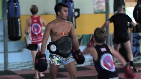 Entrainement De Boxe Thaï à Koh Samui Au Yodyut Muay Thaï Youtube
