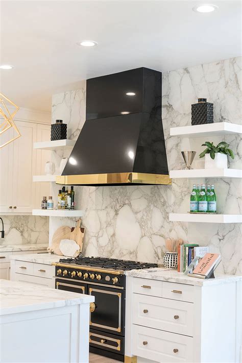 31 Luxury Calacatta Gold Marble Backsplash And Countertop Ideas