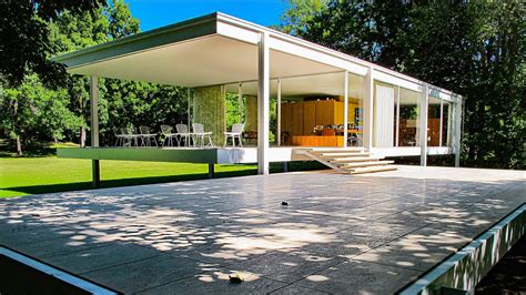 Uncovering The Controversy And Innovation Of Mies Van Der Rohe S Masterpiece The Farnsworth