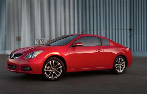 Nissan Altima Coupe Specs And Photos 2012 2013 2014 2015 2016 2017