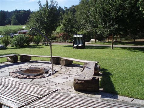 Grillstelle grillplatz im garten sitzecken garten haus und garten kunstrasen garten diy gartendekoration feuerstelle garten. "Garten und Grillstelle" Reiterhof Gensleiten (Kirchdorf ...