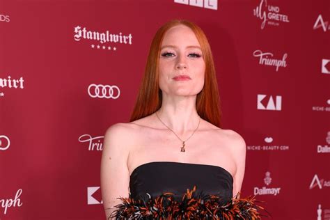 Barbara Meier In Cannes L Sst Sie Besonders Tief Blicken Gala De