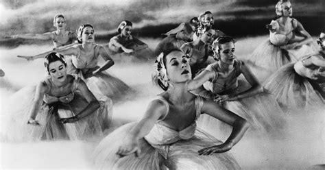25 Gorgeous Vintage Photographs Of Ballet Dancers From