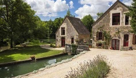 Inserisci informazioni accurate e aggiornate sulla tua casa vacanze, in modo da attirare l'attenzione dei potenziali clienti che vuoi raggiungere. I 10 siti migliori per affittare una casa vacanza