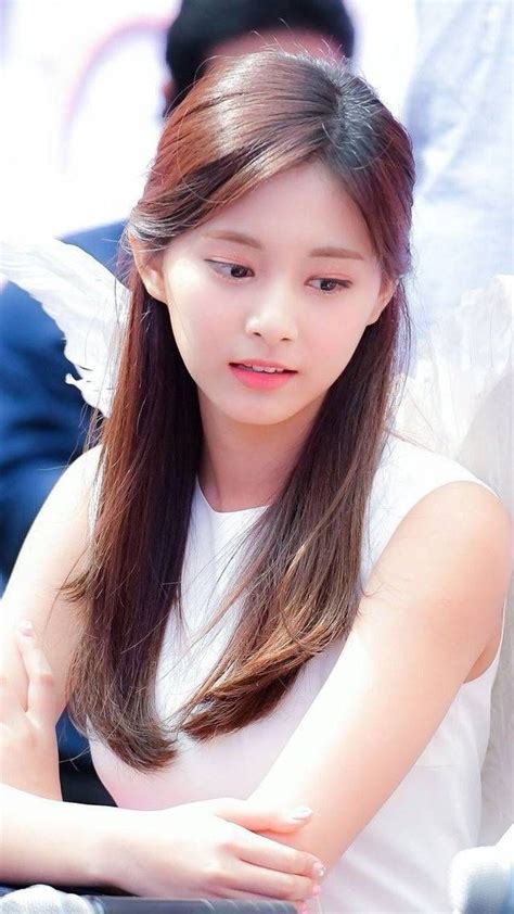 Pin By Ross On Twice Tzuyu Gadis Cantik Korea Gaya Rambut Panjang