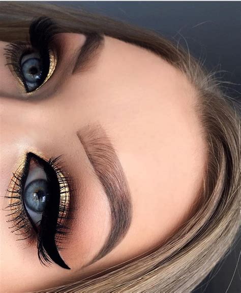 Wake Up And Makeup En Instagram Beautiful Joanh Gold Eye Makeup
