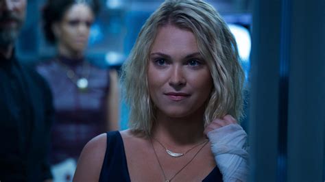 The 100 Eliza Taylor Talks Clarkes Fate And Introducing Sociopathic