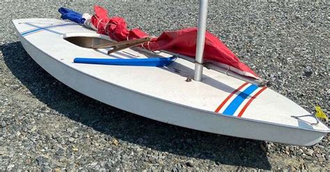Amf Alcort Sunfish Sail Boat Dixons Auction At Crumpton
