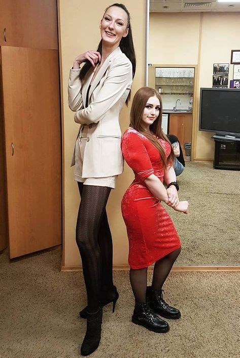 205cm And 165cm Tall Women Classy Women Tall People