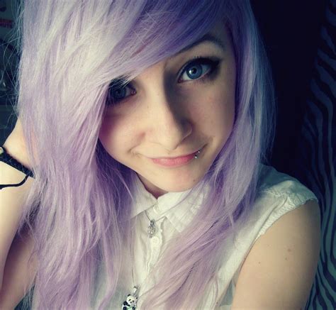 Pelo indie estilo indie aesthetic indie aesthetic hair hairstyles with bangs pretty hairstyles baddie hairstyles teen hairstyles. Hairstyle Tips & Tricks by Amy | Girl with purple hair ...