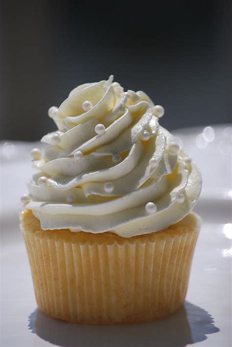 Add in flour, baking powder, and salt, and mix until just combined. My story in recipes: Vanilla Cupcakes