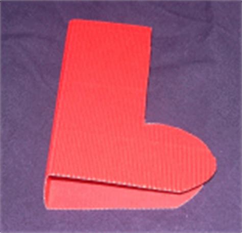 Liebe grüße zum nikolaustag und eine schöne adventszeit wünscht … zum nikolaus schicke ich dir die allerliebsten grüße! Nikolaus-Stiefel aus Wellpappe zum Nikolaus basteln