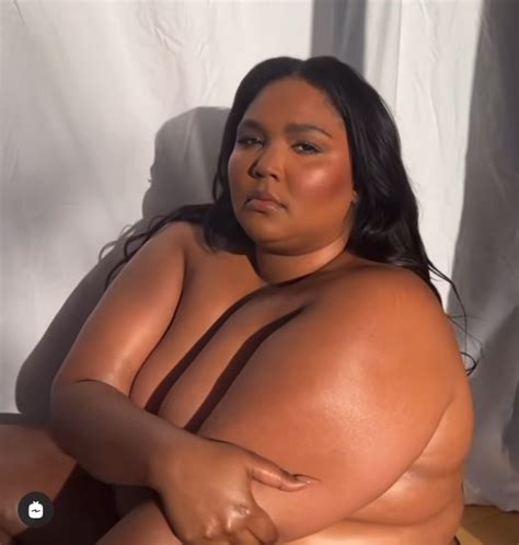Lizzo Strips And Bares All As She Refers To Herself As Art Photos