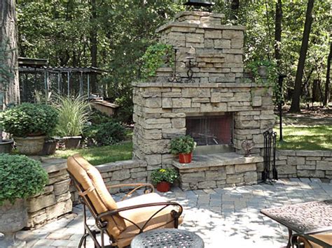 Brilliant Gorgeous 25 Outdoor Fireplaces And Patios Design Ideas For Your Backyard