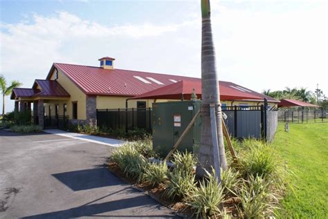 All american pet resorts is a franchisor of luxury pet care resorts with opportunities available in ft lauderdale, tampa fl & dallas, ft worth tx & more! All American Pet Resort - ADG Architecture, LLC