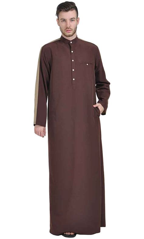 Selain warna, orangtua harus memilih model dan desain baju untuk anak yang disukai mereka. 30+ Model Baju Jubah Laki Laki Terbaru - Fashion Modern ...