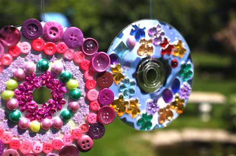 From the Colorful to the Creative: Ingenious Upcycled CD Crafts