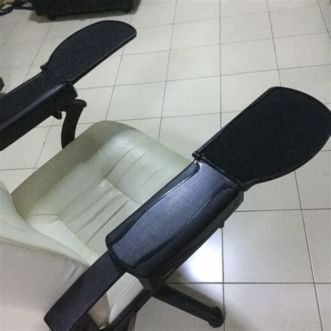 By placing the keyboard tray and mouse pad directly on your chair, the mobo eliminates awkward reaching and stretching for computer controls and provides unsurpassed comfort and mobility. Attention Gamers! Mobo Chair Mount Ergonomic Keyboard and ...