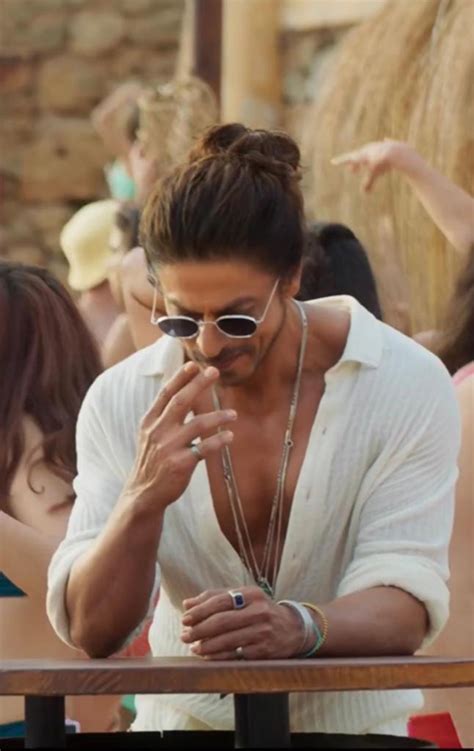 Shah Rukh Khan Looks From ‘besharam Rang That Guys Must Copy To Feel Like ‘king Of Style