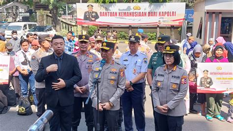 Polri Salurkan Bantuan Ribuan Paket Sembako Selama Bulan Ramadhan