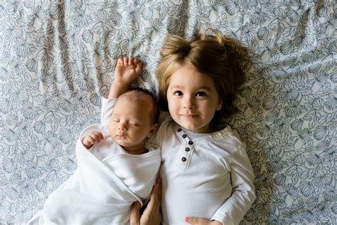 5 Ključnih Promena U Ponašanju Starijeg Deteta Kada Dođe Beba