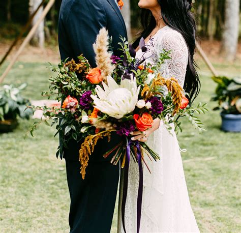 25 Beautiful Bouquets For Fall Weddings Bridalguide