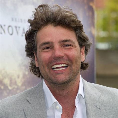 The celebrity & actor is married to dannielle overgraag, his starsign is gemini and he is now 50 years of age. Razende Reinout | Het Financieele Dagblad