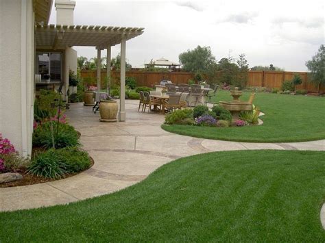 Elegant Terraced Backyard Design Ideas To Makes Your Home Cozy 35