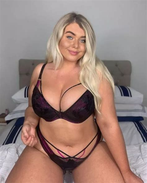 Izzy Nicholls Nude Plus Size Model From Worcester Photos Top My XXX Hot Girl