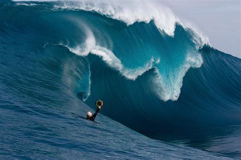Big Wave Photography 15 Pics Of World S Biggest Waves