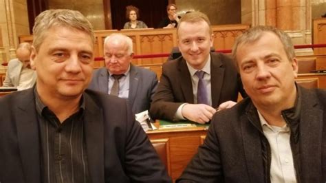Mikor akarja rendbe tenni a helyzetet a kormány? Megfagyott a levegő a Parlamentben, amikor a DK új ...